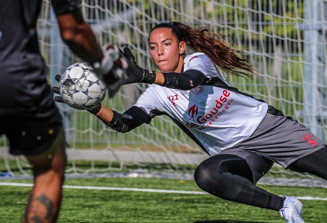 Iris de Rouw, kiper diaspora dari Belanda. Foto: Sparta Rotterdam Vrouwen