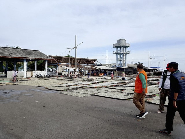 Sejumlah bangunan rusak diterjang puting beliung di tiga kecamatan di Kabupaten Pasuruan. Foto: Dok. BPBD Jatim