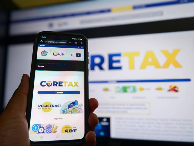 Ilustrasi pemakaian aplikasi Coretax. Foto: Shutterstock