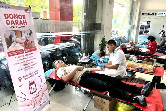 Astra Motor Kalbar menggelar donor darah. Foto: Dok. Astra Motor Kalbar