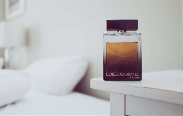 Ilustrasi Parfum Pria yang Tercium dari Jarak Jauh di Alfamart                                               Sumber Unsplash/Kenny Eliason