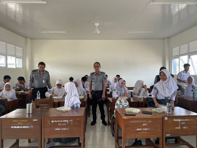 Monitoring Program Makan Bergizi Gratis di SMKN 1 Rangas Mamuju