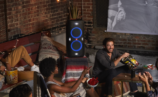 Ilustrasi speaker Bluetooth full bass terbaik, JBL PartyBox 310. Foto: JBL 