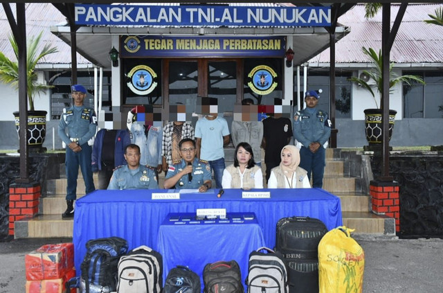 TNI Al gagalkan penyelundupan Calon Pekerja Migran Indonesia (CPMI) Non-Prosedural yang hendak diberangkatkan secara ilegal ke Malaysia bertempat di Perairan Nunukan, Kalimantan Utara. Senin (20/01/2025). Foto: Dok. Istimewa