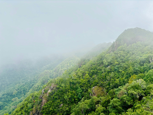 Wisata di Kalimantan Selatan mirip Selandia Baru. Foto hanya ilustrasi, bukan tempat sebenarnya. Sumber: Unsplash/Eryk Piotr Munk