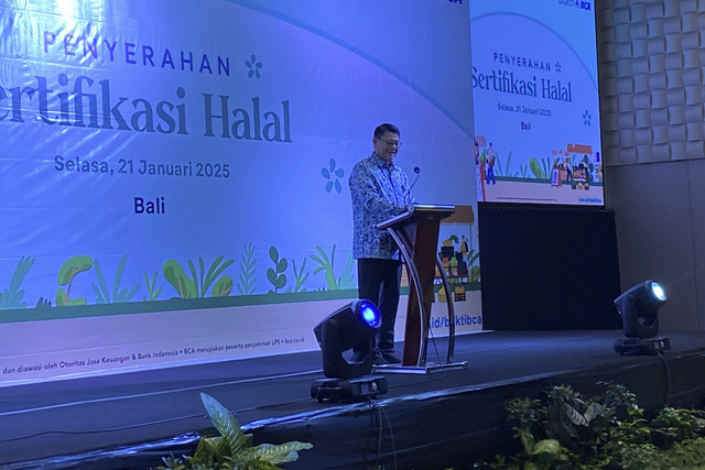 Direktur BCA John Kosasih pada acara Penyerahan Sertifikasi Halal di Bali, Selasa (21/1/2025).  Foto: Muhammad Fhandra Hardiyon/kumparan