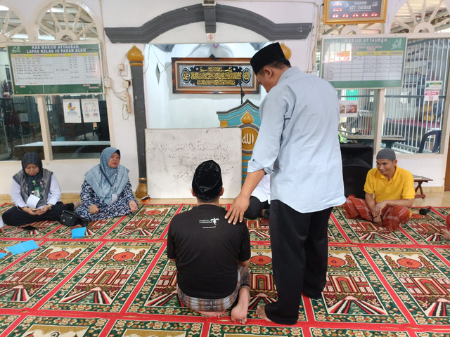 Praktek Sholat untuk Warga Binaan Lapas Pagar Alam