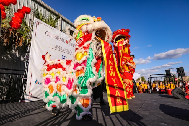 Jadwal Pertunjukan Barongsai di Makassar. Foto hanya ilustrasi, bukan tempat sebenarnya. Sumber: Unsplash/Mick Haupt