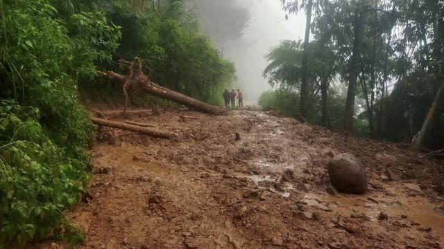 Kecamatan Petungkriyono, Kabupaten Pekalongan, usai diterjang banjir bandang dan tanah longsor. Foto: Dok. BPBD