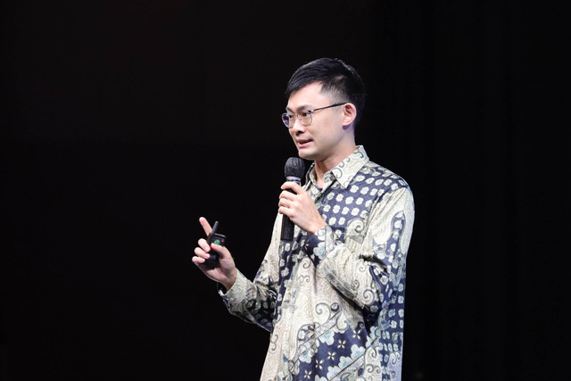 Managing Director Dentsu Gaming APAC, Dan Pantumsinchai memberikan pemaparan saat IP.Expo Indonesia di Jakarta, Selasa (21/1/2025). Foto: Jamal Ramadhan/kumparan