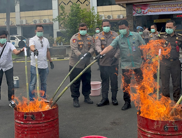 Polresta Bandar Lampung musnakan barang bukti narkoba hasil ungkap kasus periode September-Desember 2025. | Foto: Sinta Yuliana/Lampung Geh