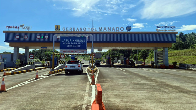 Gerbang Tol Manado-Bitung. 