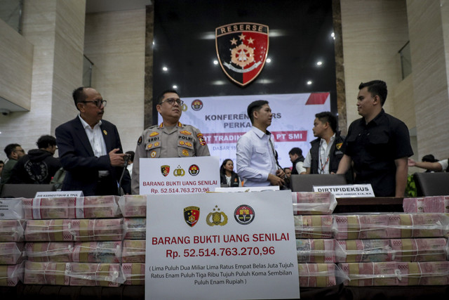 Konferensi pers terkait kasus penipuan investasi bodong robot trading NET89 di Bareskrim Polri, Jakarta Selatan, Rabu (22/1/2025). Foto: Jamal Ramadhan/kumparan