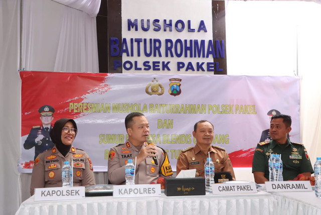 Peresmian Mushola Baiturrahman Polsek Pakel dan Sumur Bor di Desa Blendis