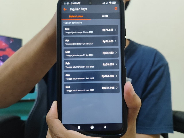Foto mahasiswa yang menggunakan layanan bayar nanti dan memperlihatkan tagihannya. Foto: Dokumentasi Pribadi