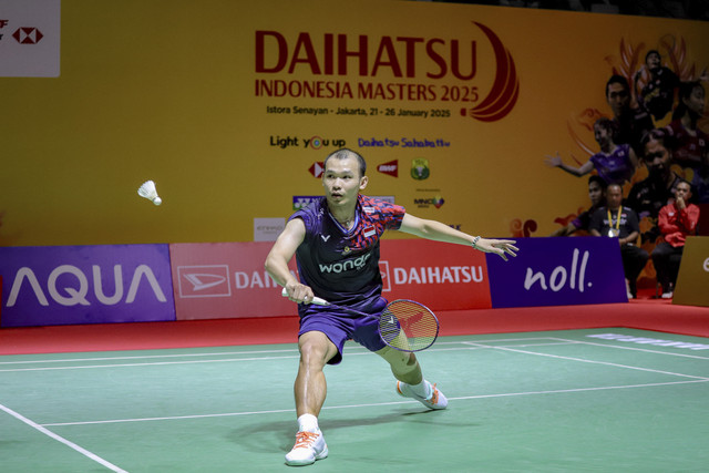 Ganda campuran Indonesia Rinov RIVALDY/Lisa Ayu Kusumawati beraksi melawan ganda campuran Taiwan YANG Po Han/HU Ling Fang pada pertandingan Indonesia Masters 2025 di Istora Senayan, Jakarta, Rabu (22/1/2025). Foto: Jamal Ramadhan/kumparan