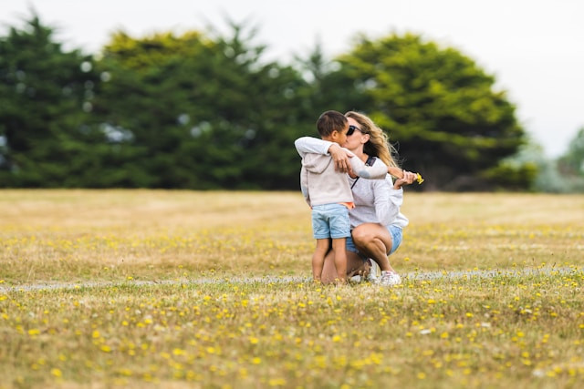 Ilustrasi Syarat Adopsi Anak. Foto: dok. Unsplash/Guillaume de Germain