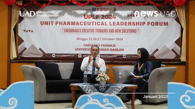 Penyampaian materi mengenai 10 stars of pharmacist oleh apt. Hendy Ristiono, S.Far., M.P.H. dalam UPLF BEMF-Farmasi UAD (Dok. Isah)