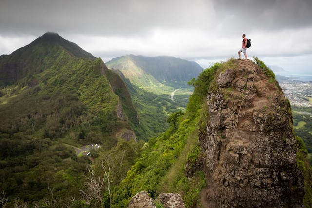 Gunung Arjuno (Foto hanya ilustrasi, bukan tempat sebenarnya) Sumber: unsplash/  Kalen Emsley