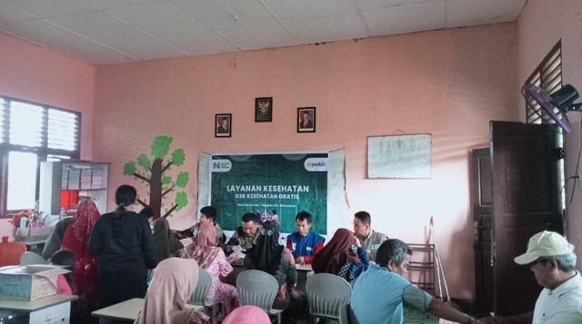 Suasana Kegiatan Tes Kesehatan Gratis di Desa Bentayan, Kec. Tungkal Ilir, Banyuasin (Sumber : DT Peduli)