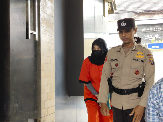 Pemilik biro umrah PT Hasanah Magna Safari (HMS), Indri Dapsari, Kamis (23/1/2025). Foto: Arfiansyah Panji Purnandaru/kumparan