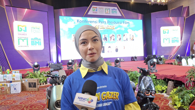 Revalina S. Temat bermain dalam film Sun Gazer: Cinta dari Langit. Foto: Istimewa