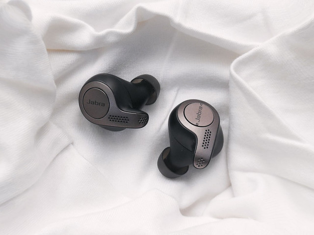 TWS atau True Wireless Stereo adalah teknologi audio tanpa kabel yang memungkinkan perangkat seperti earbud untuk berfungsi sepenuhnya tanpa menggunakan kabel. Foto: Pexels.com