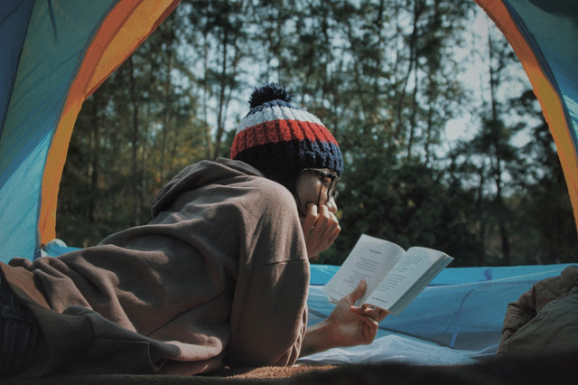 Djamuju Coffee & Camp. Foto hanya sebagai ilustrasi saja, bukan tempat sebenarnya. Sumber: Unsplash/Lê Tân.