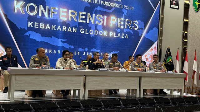 Foto: Pers rilis di RS Polri Kramat Jati soal kebakaran Glodok Plaza. Rachmadi Rasyad/kumparan