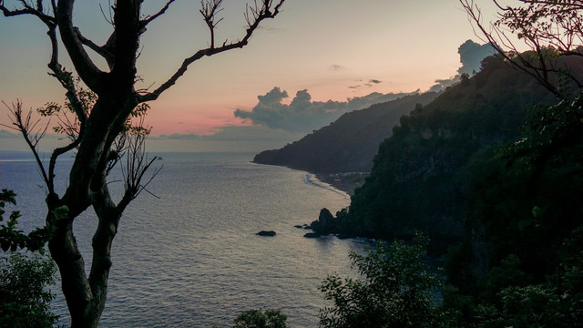 Bukit Asah Karangasem Bali. Foto hanya sebagai ilustrasi saja, bukan tempat sebenarnya. Sumber: Unsplash/Angga Prasetya.