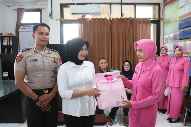 Bripda Hanan Nur Alim dan calon istrinya MM Amara Tiara Devi. .Dok Polres Bantul