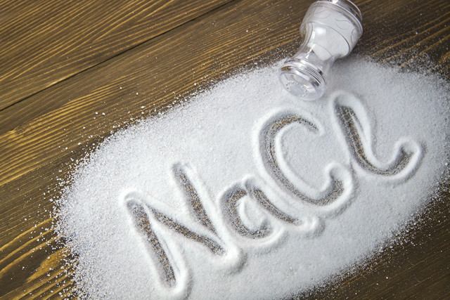 Ilustrasi garam farmasi atau NaCl. Foto: Shutterstock