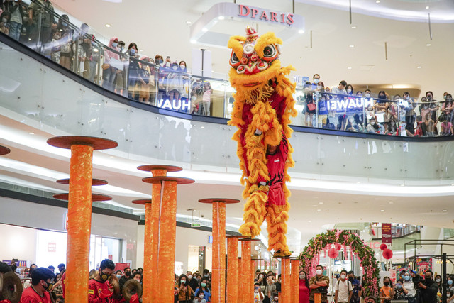 Barongsai hingga pernak pernik khas Imlek hadir di mal. Foto: Istimewa