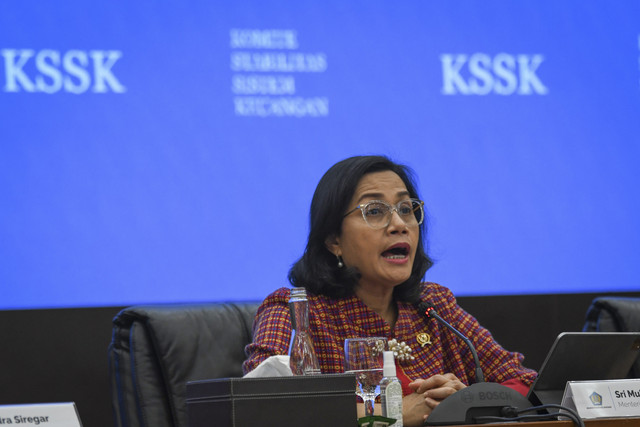 Menteri Keuangan Sri Mulyani Indrawati menyampaikan hasil rapat berkala Komite Stabilitas Sistem Keuangan (KSSK) I Tahun 2025 di Jakarta, Jumat (24/1/2025). Foto: Aditya Pradana Putra/ANTARA FOTO