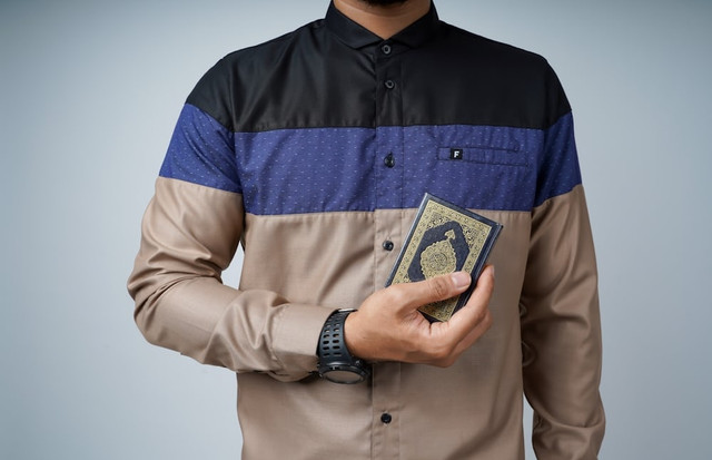 Ilustrasi Rekomendasi Baju Koko Pria Terbaik  Sumber Unsplash/Fadkhera Official