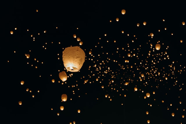 Cara Membuat Lampion. Foto hanya ilustrasi Sumbe foto: Unsplash/Leon