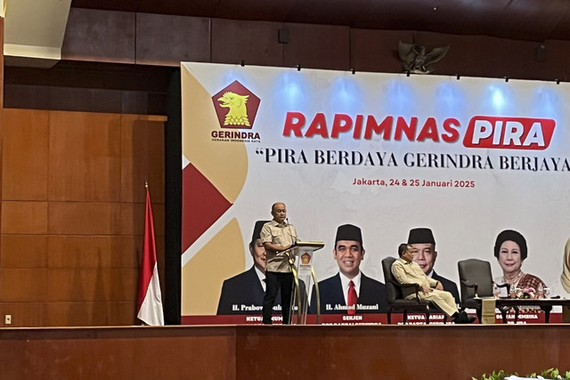 Kepala Badan Gizi Nasional (BGN) Dadan Hindayana memberikan sambutan dalam acara Rapimnas Pira Gerindra "Pira Berdaya Gerindra Berjaya" di Jakarta, Sabtu (25/1/2025).  Foto: Alya Zahra/kumparan 