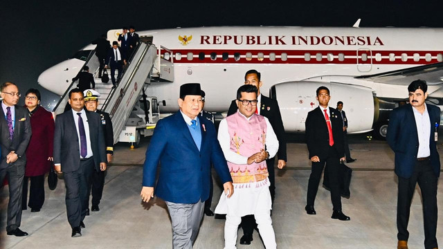 Presiden Prabowo Subianto disambut oleh Menlu India, di New Delhi pada 23/1/2025 (Sumber: BPMI Setpres)