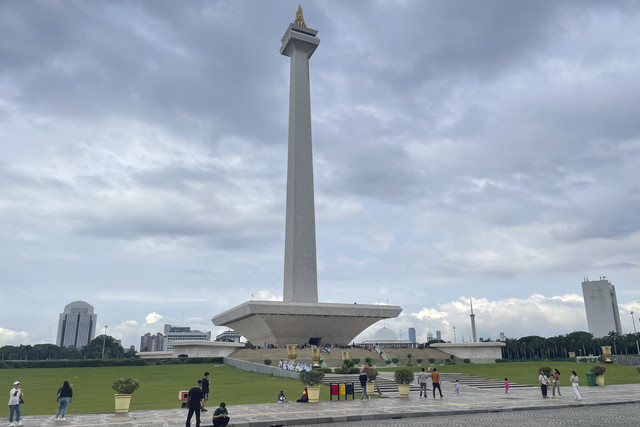 Suasana kawasan Monas saat liburan long weekend, Sabtu (25/1/2025). Foto: Fadhil Pramudya/kumparan