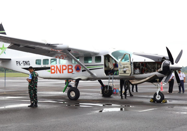 Pesawat milik BNPB jenis Caravan yang digunakan untuk Operasi Modifikasi Cuaca di Provinsi Lampung | Foto : Dok. Adpim