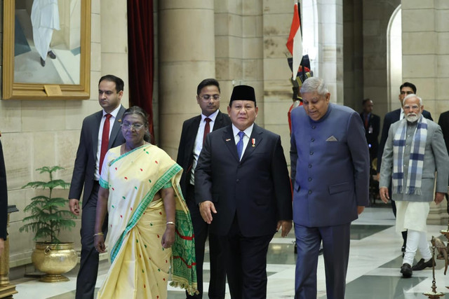 Presiden Prabowo Subianto menghadiri undangan jamuan santap malam kenegaraan yang digelar oleh Presiden India, Droupadi Murmu, di Istana Kepresidenan India, Rashtrapati Bhavan, Sabtu (25/1/2025). Foto: Biro Pers Sekretariat Presiden