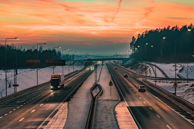 Rest area yang ada kamar mandinya. Foto hanyalah ilustrasi, bukan tempat yang sebenarnya. Sumber: Pixabay/MarcinZ83