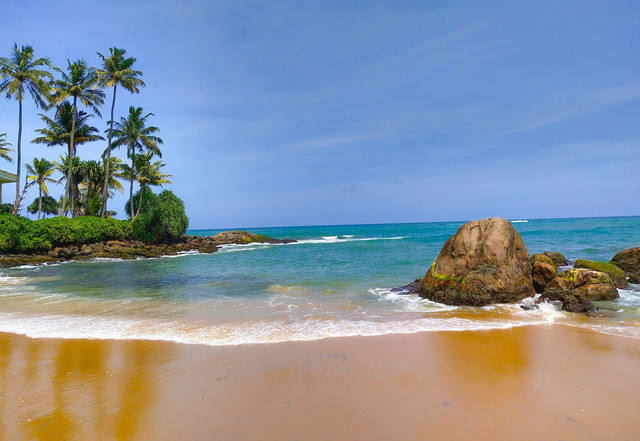 [Pantai Pos Pink] Foto hanya ilustrasi, bukan tempat sebenarnya. Sumber: unsplash/Ishan Kahapola