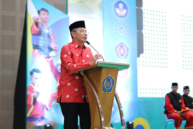 Ketua Pimpinan Pusat Muhammadiyah Bidang Pendidikan, Kebudayaan, dan Olahraga, Prof. Dr. H. Irwan Akib, M.Pd. Dok Humas UMS