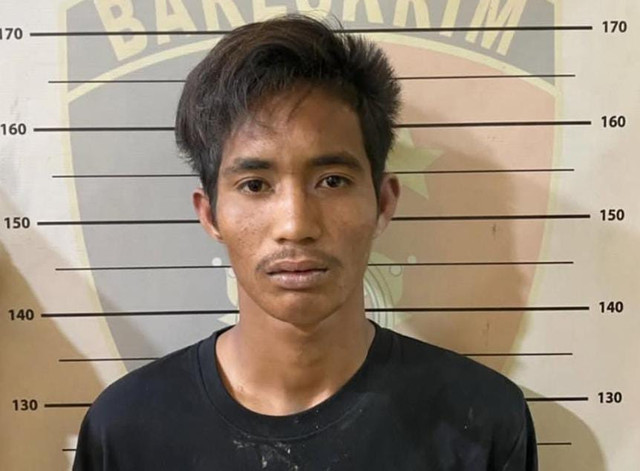 Tampang pelaku yang tega memukul anak tirinya hingga tewas. Foto : Dok Polres Banyuasin