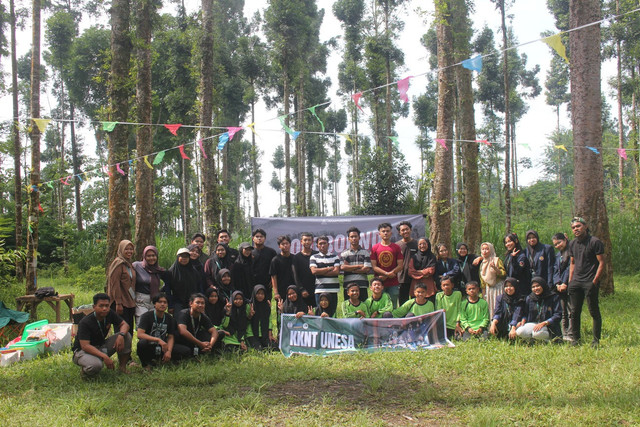 Kegiatan Outbound dalam Edukasi Wisata "Burno Abhipraya Edu-Wisata." Sumber: Dokumentasi Pribadi.