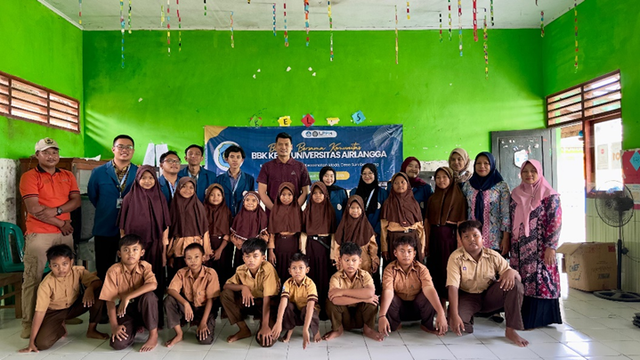 foto bersama siswa-siswi SDN 1 Sumberagung