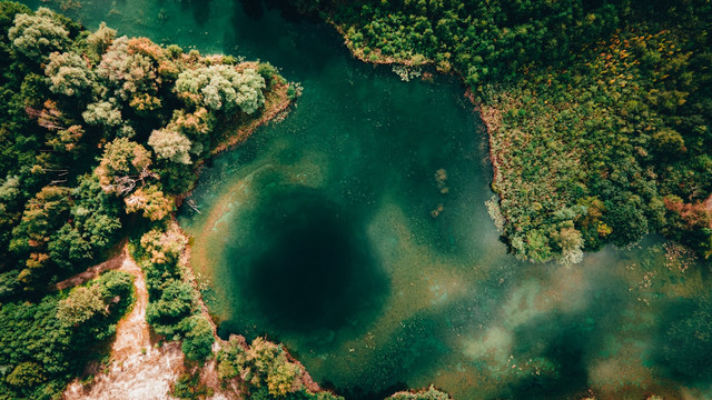 Ilustrasi Tempat Wisata di Sumedang yang Paling Populer. Foto: unsplash/Pascal Scholl.