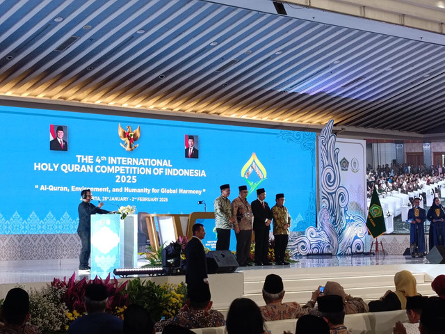 Suasana acara pembukaan Musabaqah Tilawatil Qur'an (MTQ) Tingkat Internasional Indonesia IV tahun 2025 dengan tema "Al-Qur'an, Environment, and Humanity for Global Harmony" di Hotel Grand Sahid Jaya. Foto: Zamachsyari/kumparan