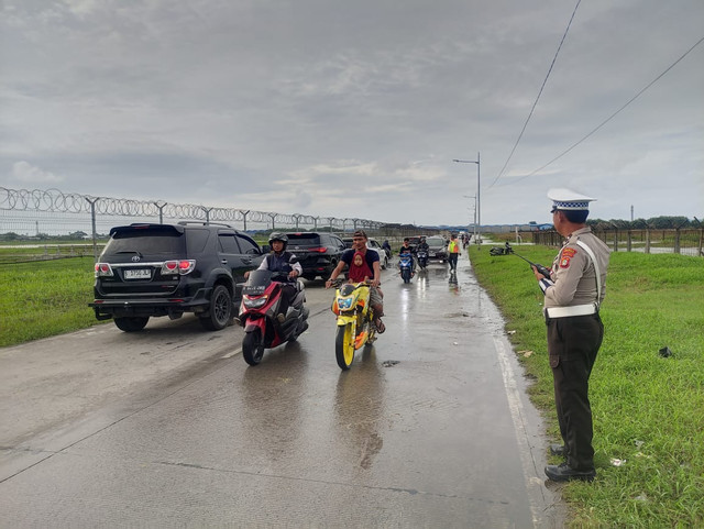 Akses perimeter utara, Bandara Soekarno-Hatta, Tangerang, kembali di buka usai ditutup karena banjir. Rabu (28/1/2025).  Foto: Dok. Polres Bandara 